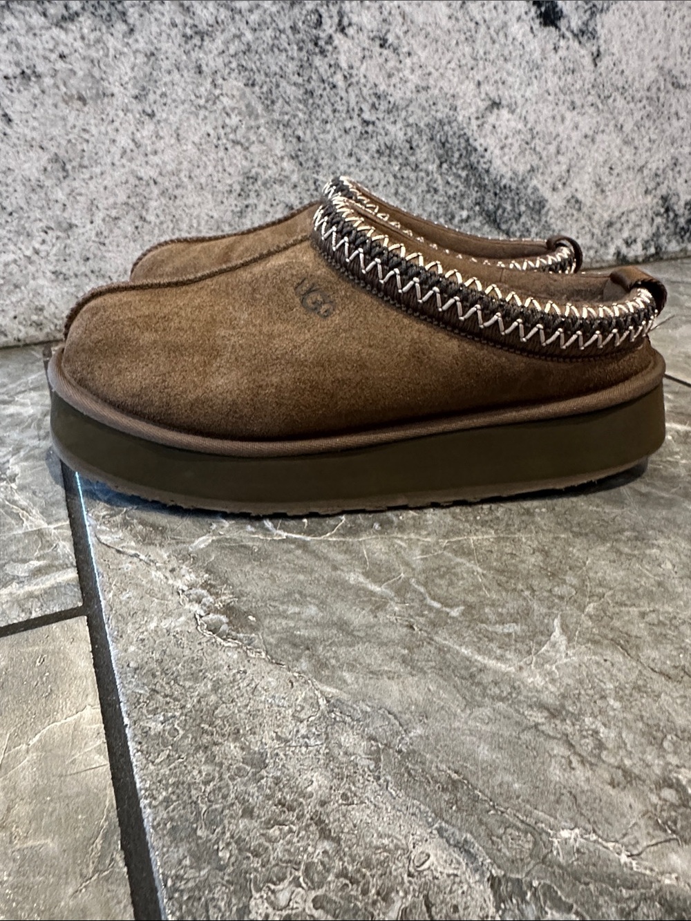 UGG  Tazz
platform - Picture 5 of 13